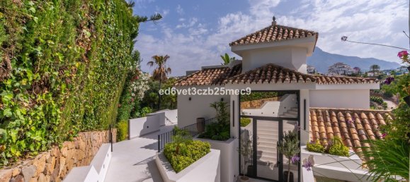 5 bedrooms Villa in Marbella, Spain No. 146394 2