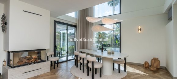 5 bedrooms Villa in Marbella, Spain No. 146394 4