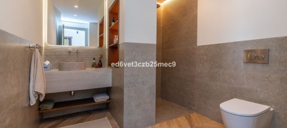 5 bedrooms Villa in Marbella, Spain No. 146394 25