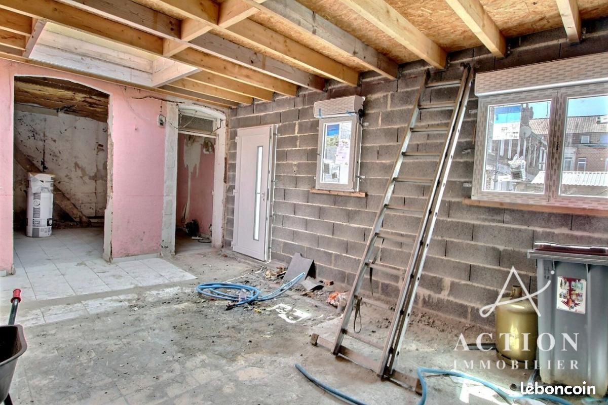 2 bedrooms House in Loos, France No. 332504