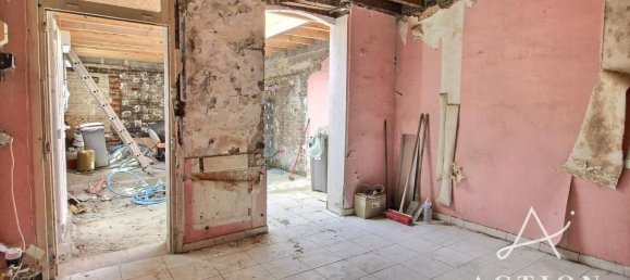 2 bedrooms House in Loos, France No. 332504 3