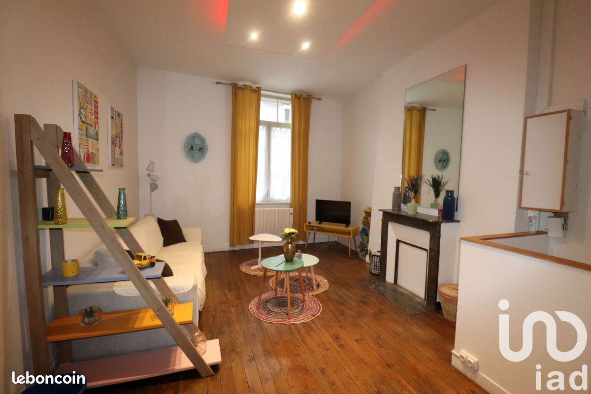 Moradia em banda T2 em Orleans, France N.º 54476