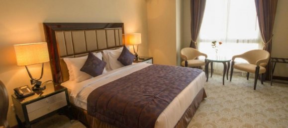 بناية في دبي, UAE 9290متر مربع رقم 8945 4