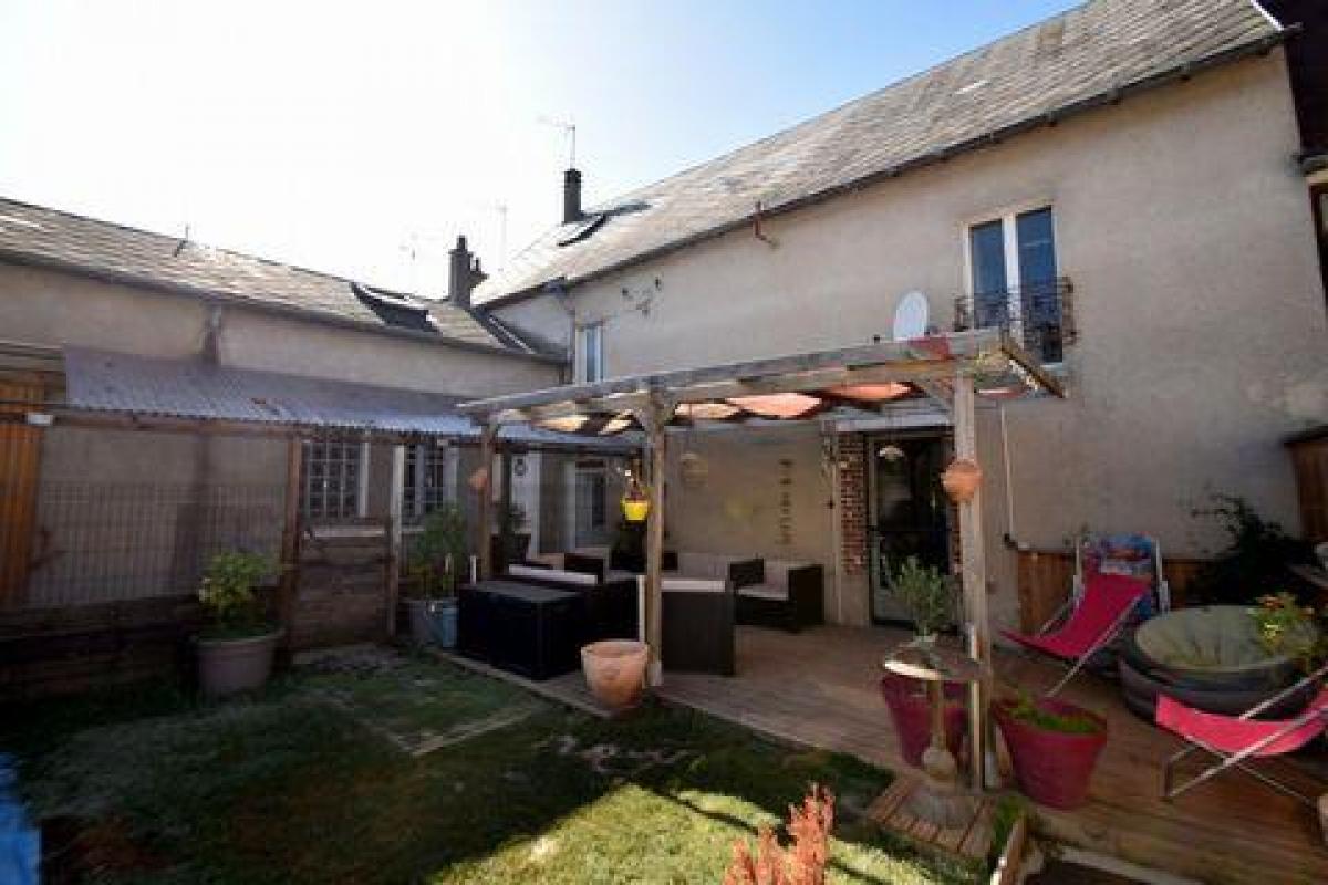 5 bedrooms House in Janville, France No. 10758