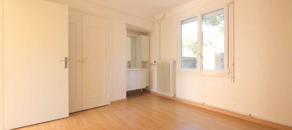 Casa de 3 dormitorios en Saint-Esteve, France No. 191383 2