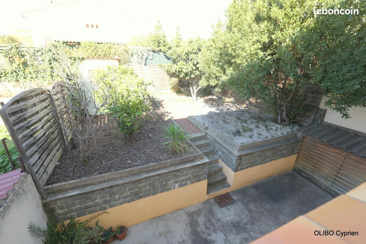 Casa de 3 dormitorios en Saint-Esteve, France No. 191383