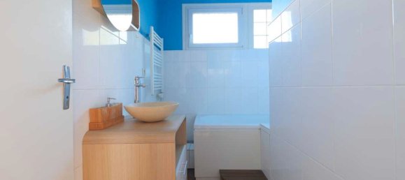 Casa de 3 dormitorios en Saint-Esteve, France No. 191383 3