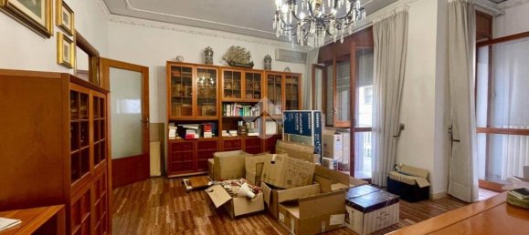 Apartamento de 3 dormitorios en Lecce, Italy No. 282930 3