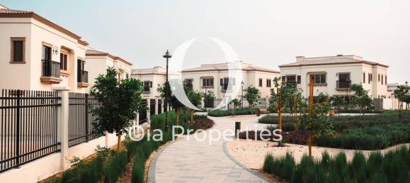 5 bedrooms Villa in Abu Dhabi, UAE No. 104530 14