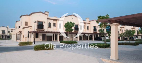 5 bedrooms Villa in Abu Dhabi, UAE No. 104530 24