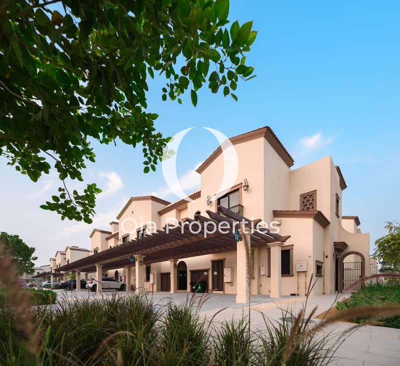 5 bedrooms Villa in Abu Dhabi, UAE No. 104530
