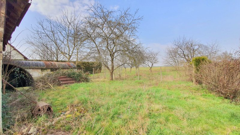  قطعة أرض في Noyon, France 2627متر مربع رقم 42875