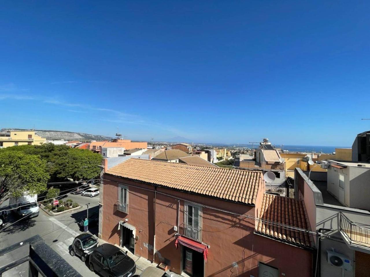 Квартира с 3 комнатами в Сиракузы, Италия № 241799