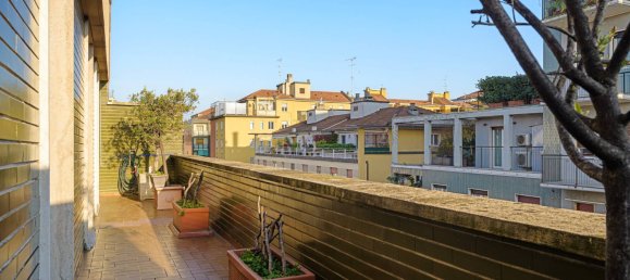 3 bedrooms Penthouse in Milan, Italy No. 249919 9