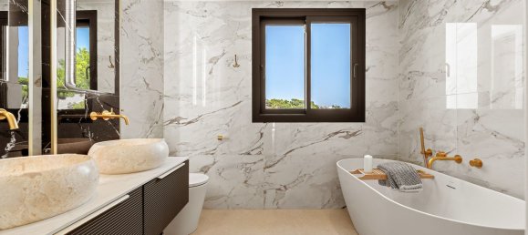 4 bedrooms Villa in Marbella, Spain No. 189408 18