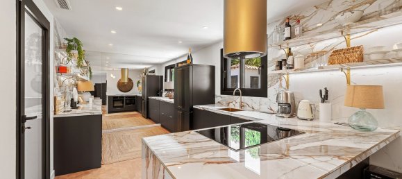 4 bedrooms Villa in Marbella, Spain No. 189408 14