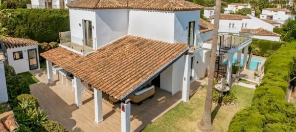 4 bedrooms Villa in Marbella, Spain No. 189408 3