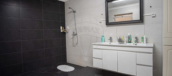 3 bedrooms House in Nazare, Portugal No. 23750 12