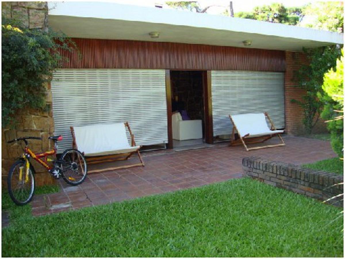 5 bedrooms House in Maldonado, Uruguay No. 8717
