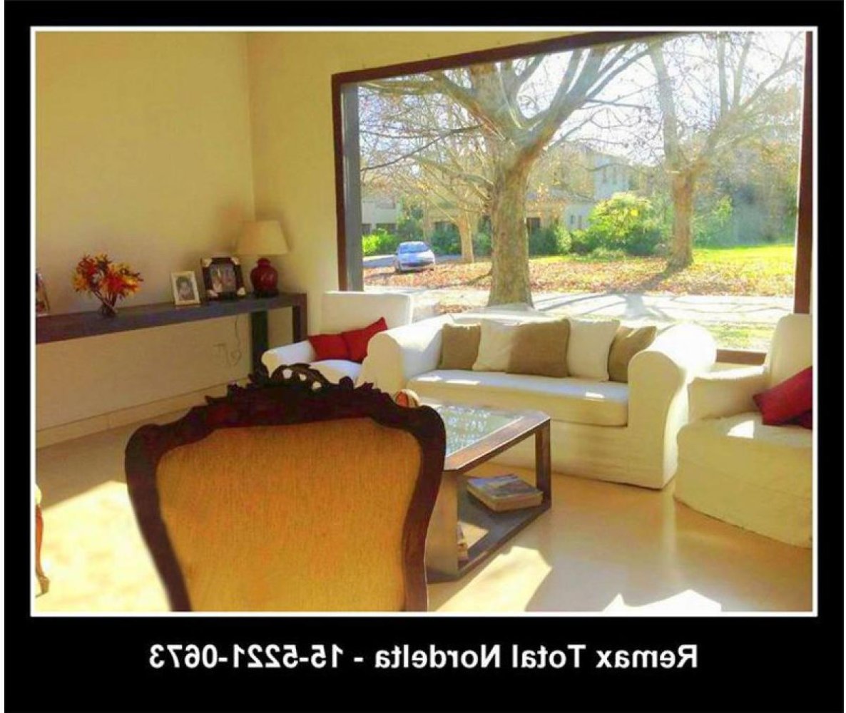 Casa T5 em Malvinas Argentinas, Argentina N.º 11894