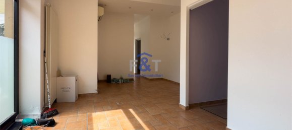 2 bedrooms Commercial property in Sesto Calende, Italy No. 314147 2