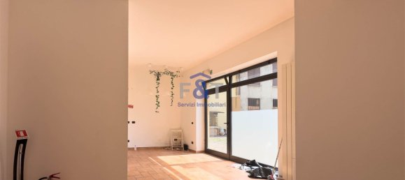 2 bedrooms Commercial property in Sesto Calende, Italy No. 314147 6