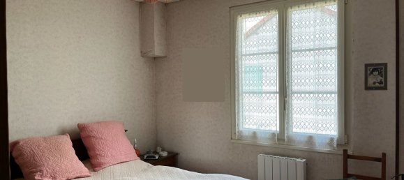 3 bedrooms House in Saint-Amand-Montrond, France No. 76280 5