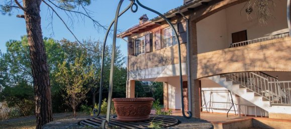24 rooms Villa in Falconara Marittima, Italy No. 2256 11