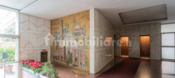 Квартира с 2 спальнями в Монца, Италия № 350890 2