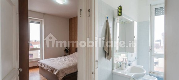 Квартира с 2 спальнями в Монца, Италия № 350890 17