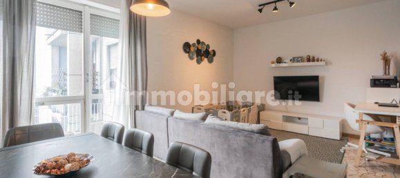 Квартира с 2 спальнями в Монца, Италия № 350890 25