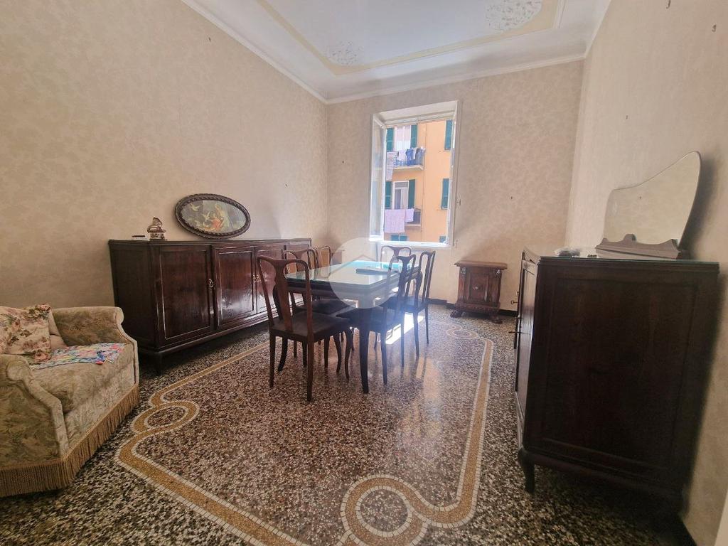 4 bedrooms Apartment in Genoa, Italy No. 381042