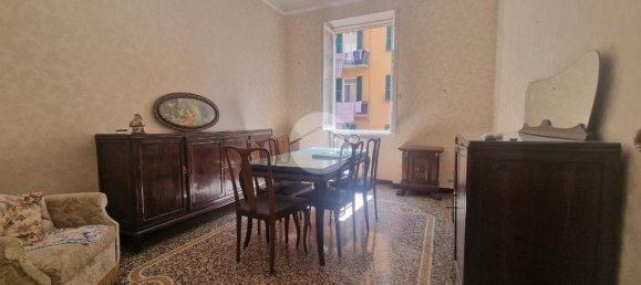 4 bedrooms Apartment in Genoa, Italy No. 381042 2
