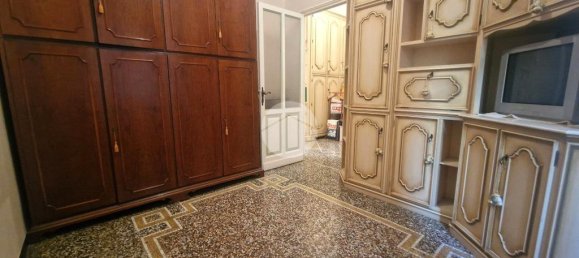 4 bedrooms Apartment in Genoa, Italy No. 381042 14