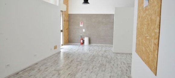 60m² Commercial property in Gorizia, Italy No. 284464 10