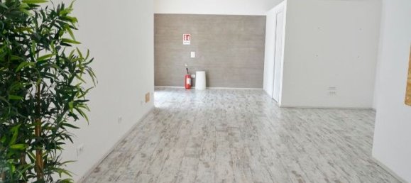 60m² Commercial property in Gorizia, Italy No. 284464 13