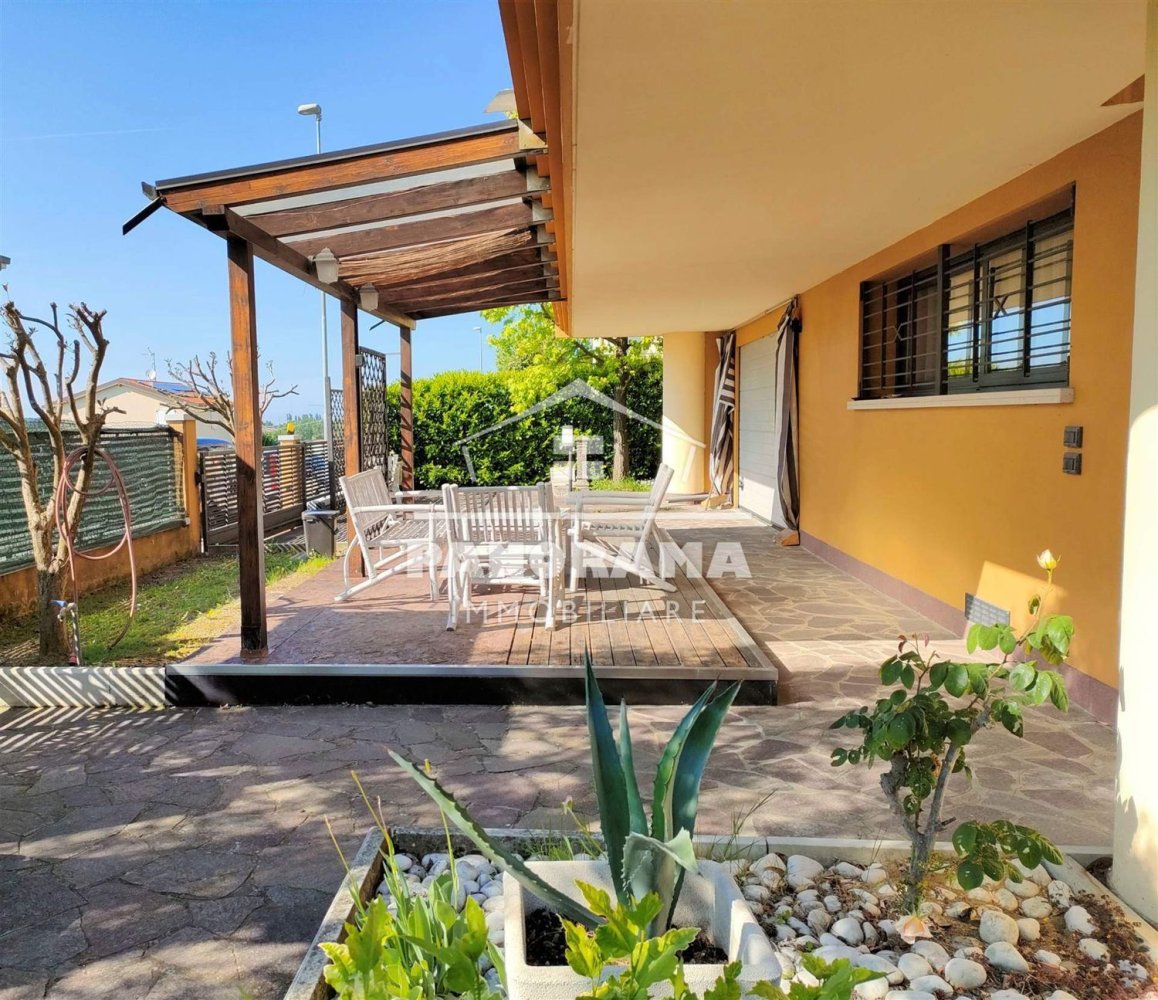 9 rooms House in Coriano, Italy No. 213260