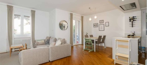 2 bedrooms Apartment in Trieste, Italy No. 354515 2