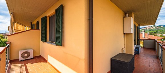 2 Schlafzimmer Wohnung in Buggiano, Italy, Nr. 337083 5