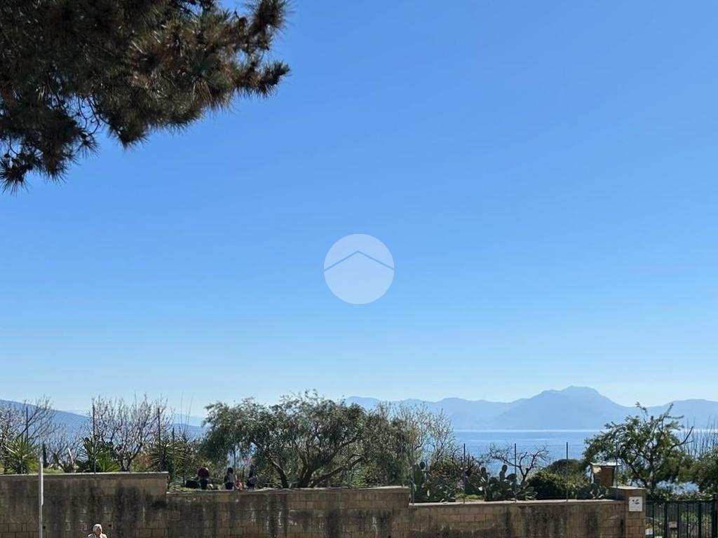 2 bedrooms Apartment in Naples, Italy No. 52469