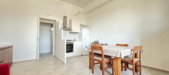 2 bedrooms Apartment in Naples, Italy No. 52469 6