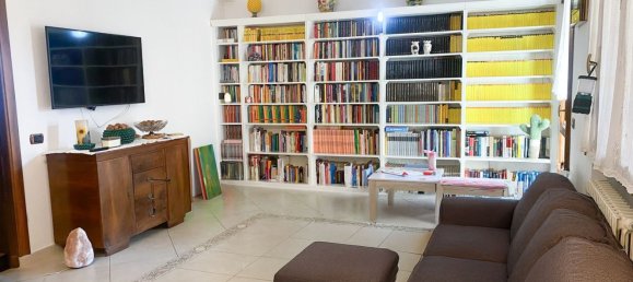 3-salle Appartement à Cavriago, Italy No. 195730 4