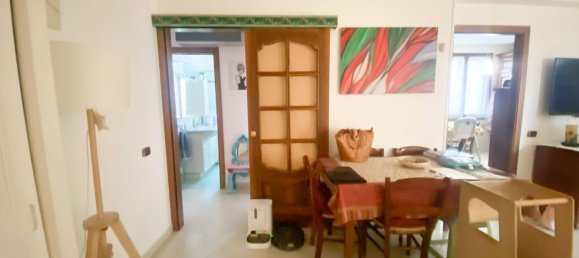 3-salle Appartement à Cavriago, Italy No. 195730 3