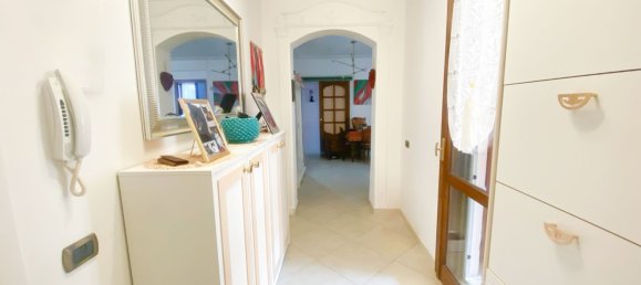 3-salle Appartement à Cavriago, Italy No. 195730 2