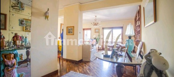 5 rooms Apartment in Naples, Italy No. 32011 10