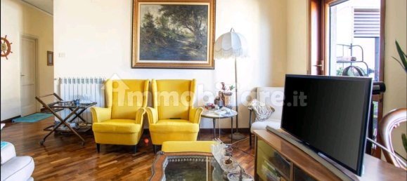 5 rooms Apartment in Naples, Italy No. 32011 16