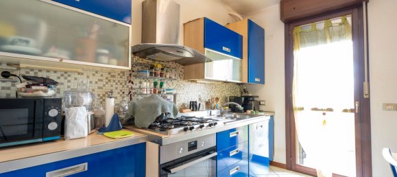 4 rooms Apartment in Ferrara, Italy No. 225836 2