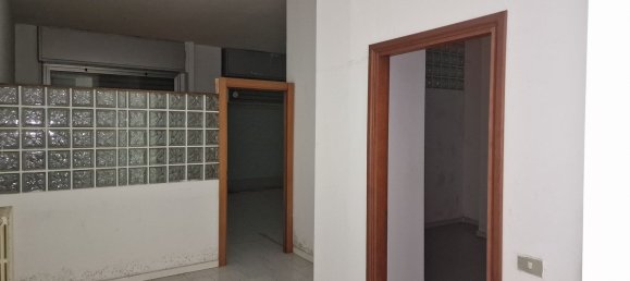 96m² Commercial property in Milan, Italy No. 316039 7