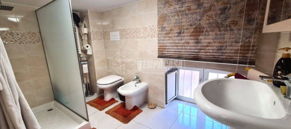 3 Schlafzimmer Wohnung in Naples, Italy, Nr. 14059 12