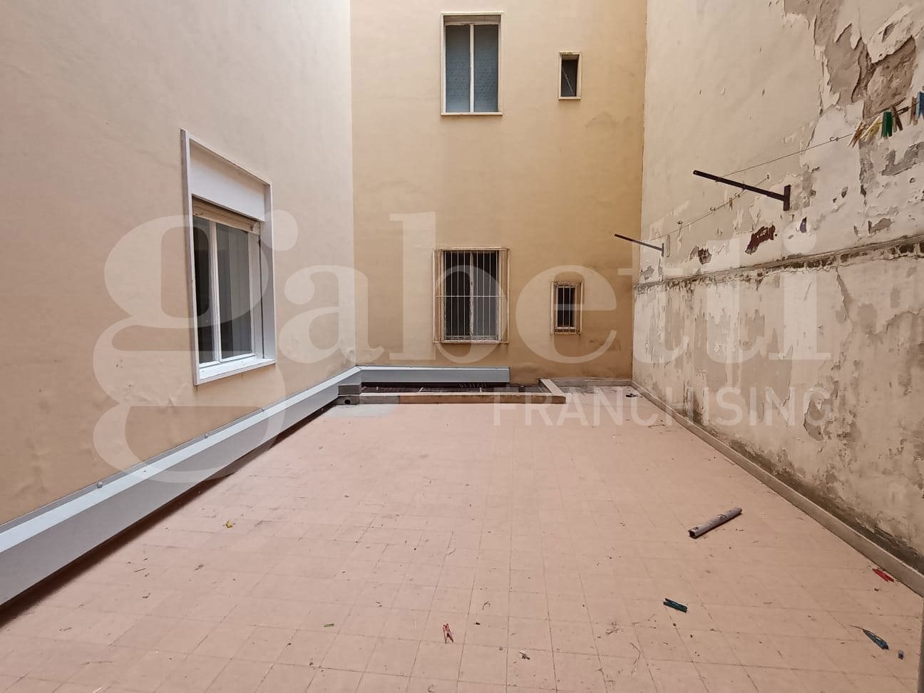 7 rooms Apartment in Syracuse, Italy No. 242769